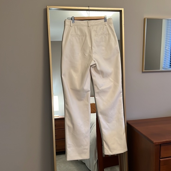Aritzia - Babaton Command Pant, SZ 10, Matte Pearl, no tags but never worn. - Picture 2 of 4